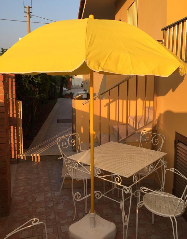 B&B Fiori Gialli Caucana 산타크로체카메리나 객실 사진