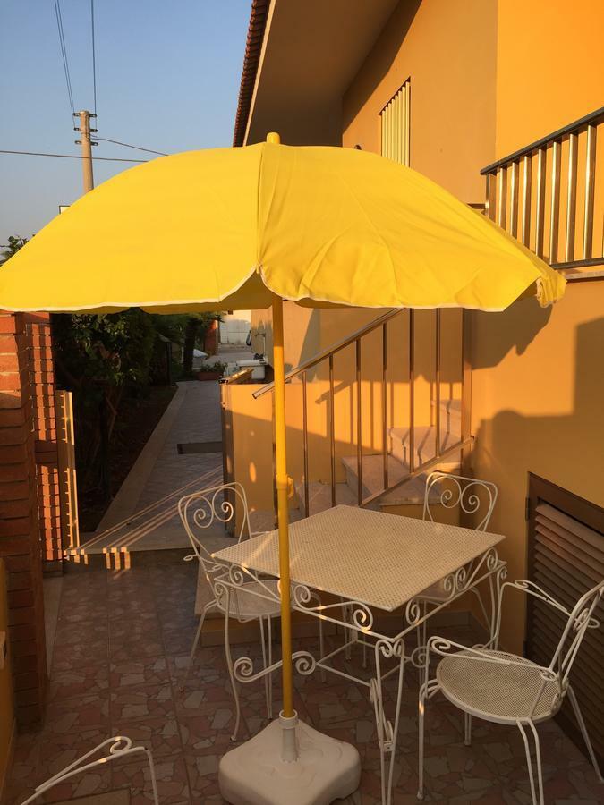 B&B Fiori Gialli Caucana 산타크로체카메리나 객실 사진